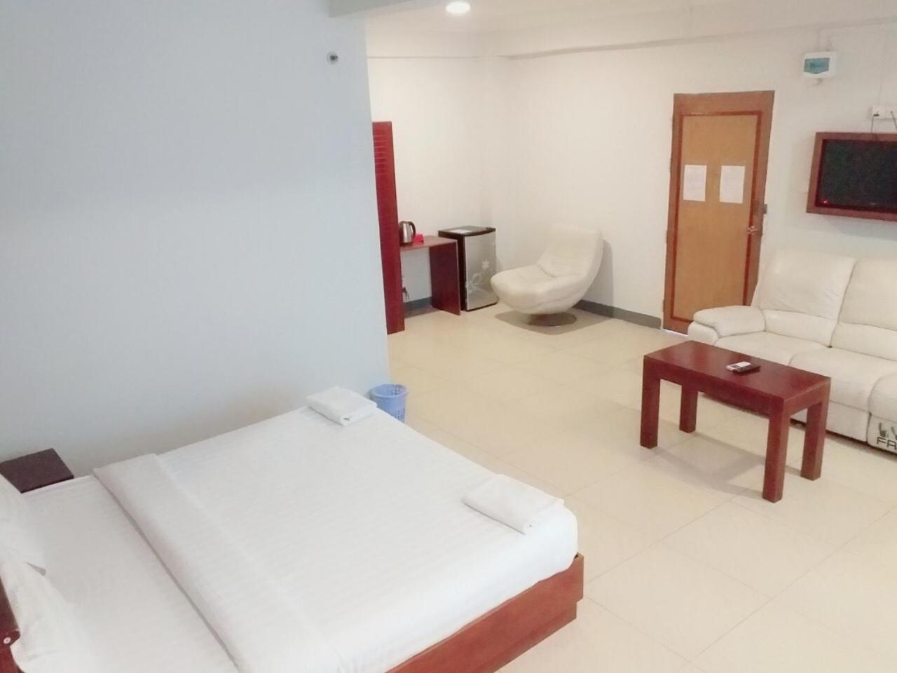Lanmadaw Plaza Hotel China Town Yangon Bagian luar foto